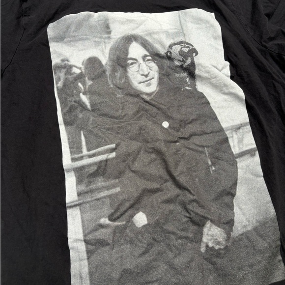 John Lennon on black tee, Mens XL - Picture 2 of 2
